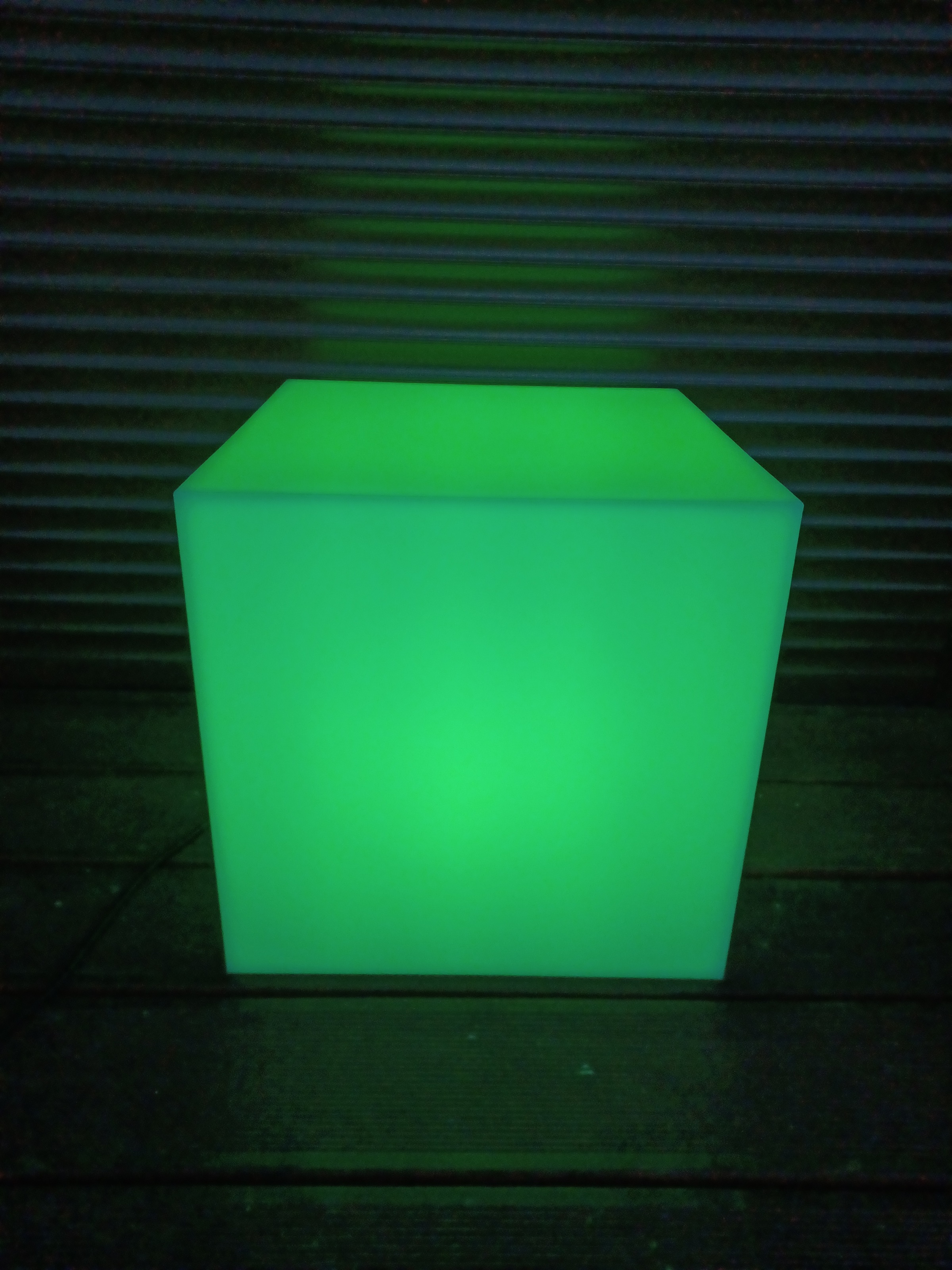 Kubik Tobillo LED RGB 40 cm na taras